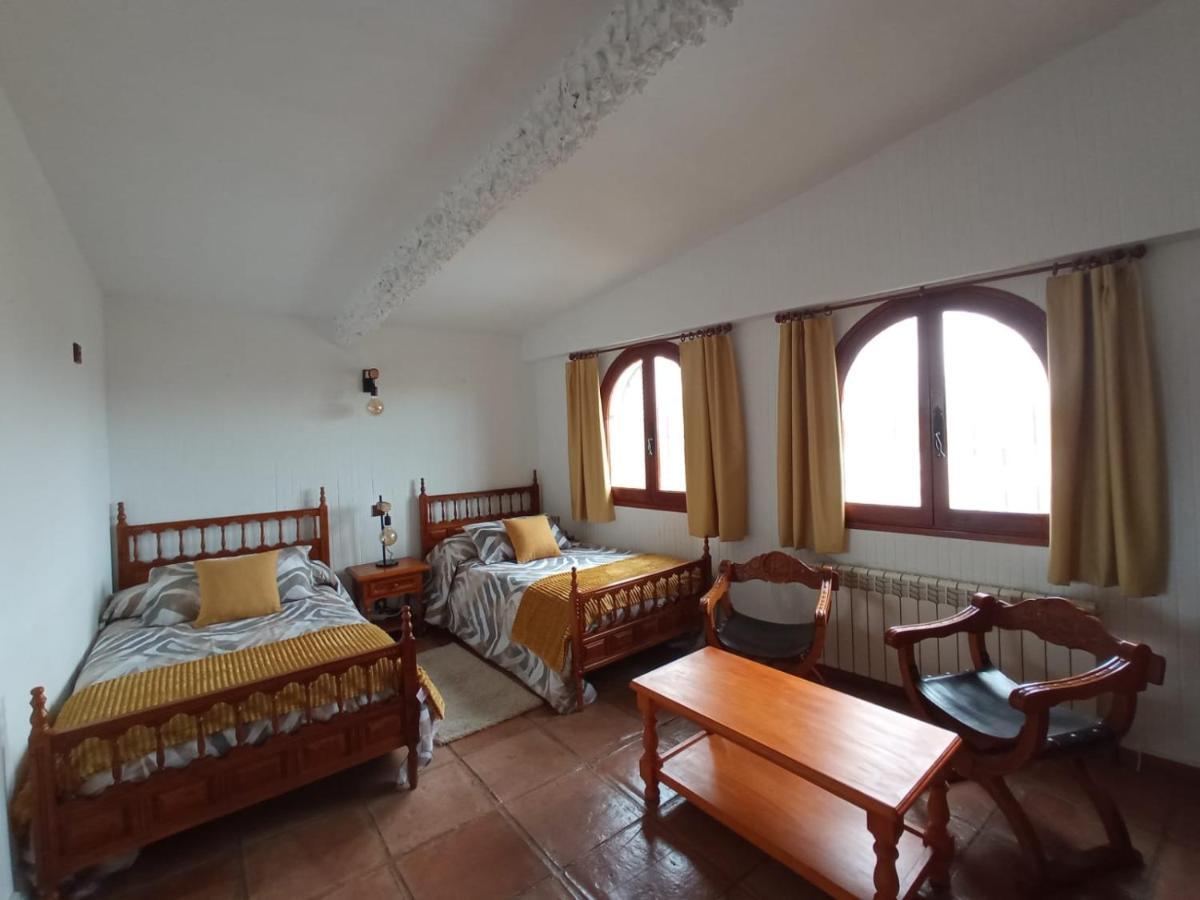 Casa Turistica Carmen, Con Chimenea, Amplia Zona De Jardin, Barbacoa, Piscina Y Garaje Ferienhaus